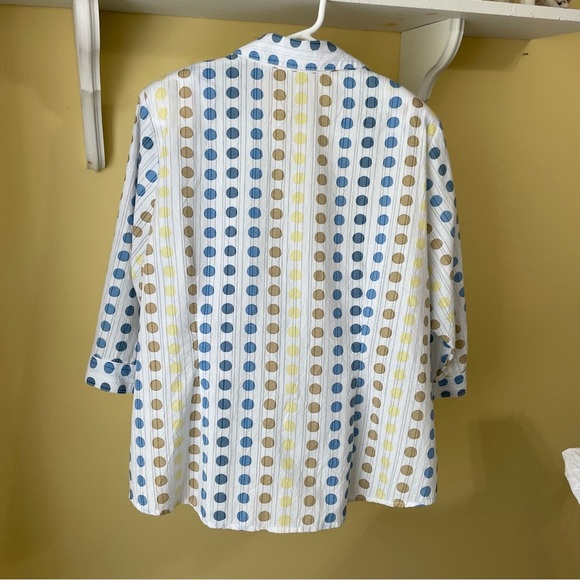 Kim Rogers Polka Dot Button down Blouse - Picture 2 of 8